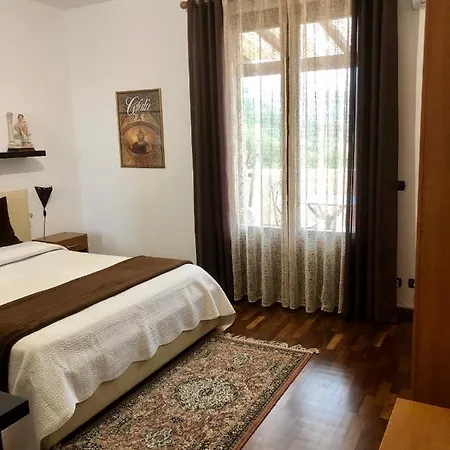 Bed & Breakfast Roomantic & Piscina Idromassaggio *