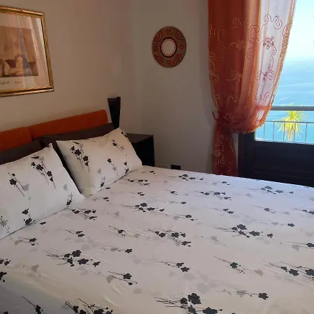 Roomantic & Piscina Idromassaggio Bed & Breakfast Cefalu