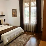 Bed & Breakfast Roomantic & Piscina Idromassaggio 4*