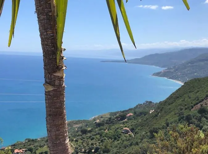 Roomantic & Piscina Idromassaggio לינה וארוחת בוקר צ'פאלו