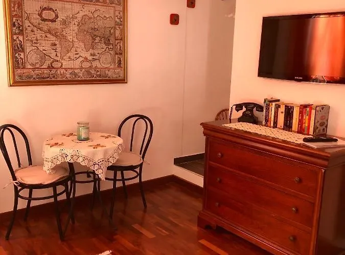 לינה וארוחת בוקר Roomantic & Piscina Idromassaggio