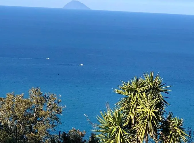 לינה וארוחת בוקר Roomantic & Piscina Idromassaggio 4*