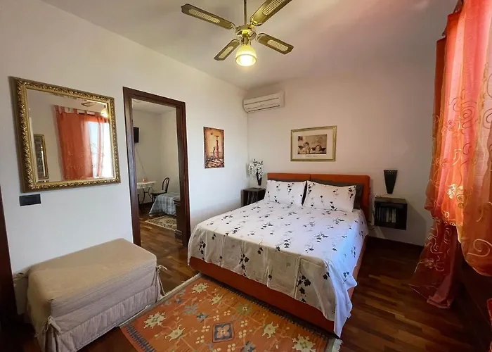 Roomantic & Piscina Idromassaggio לינה וארוחת בוקר